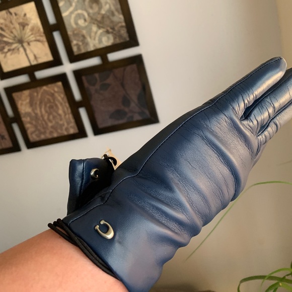 Authentic COACH 1941 SMOOTH LEATHER wool lining signature tech gloves - Picture 7 of 8